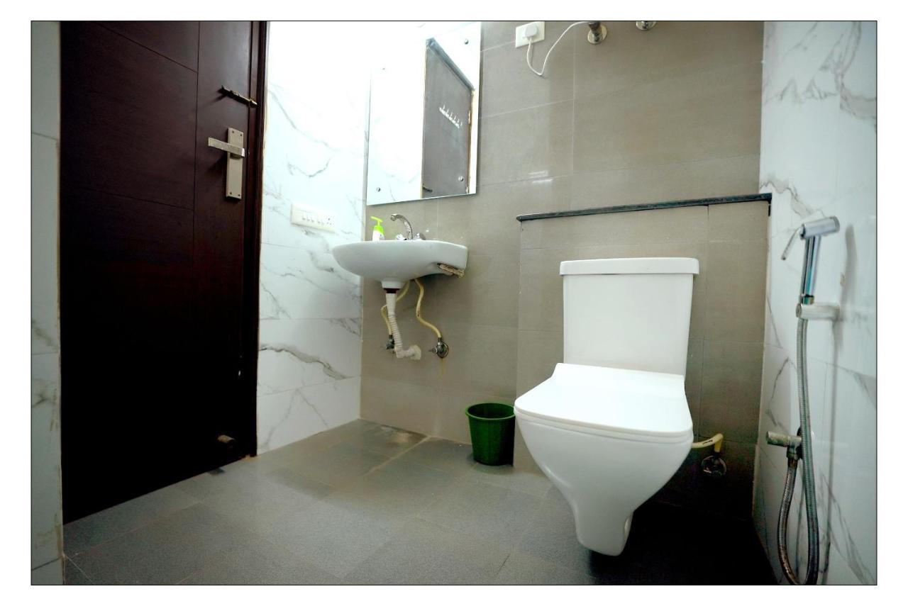 Gupta Residency Near Ajnara Heritage Ноида Екстериор снимка