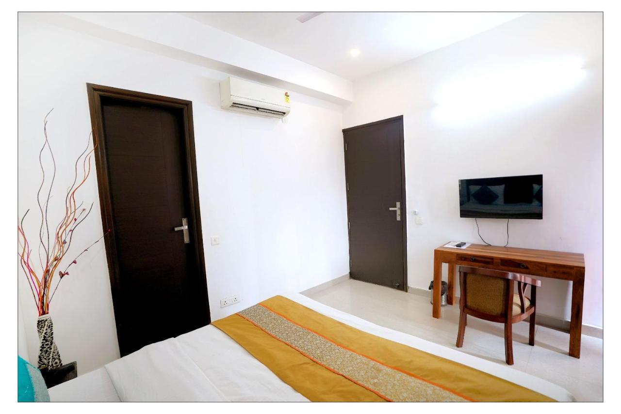 Gupta Residency Near Ajnara Heritage Ноида Екстериор снимка