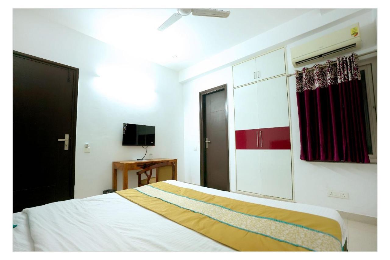 Gupta Residency Near Ajnara Heritage Ноида Екстериор снимка